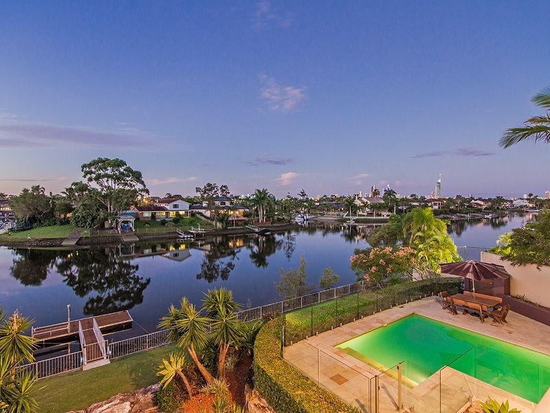 8 Braemer Court, Benowa Waters QLD 4217