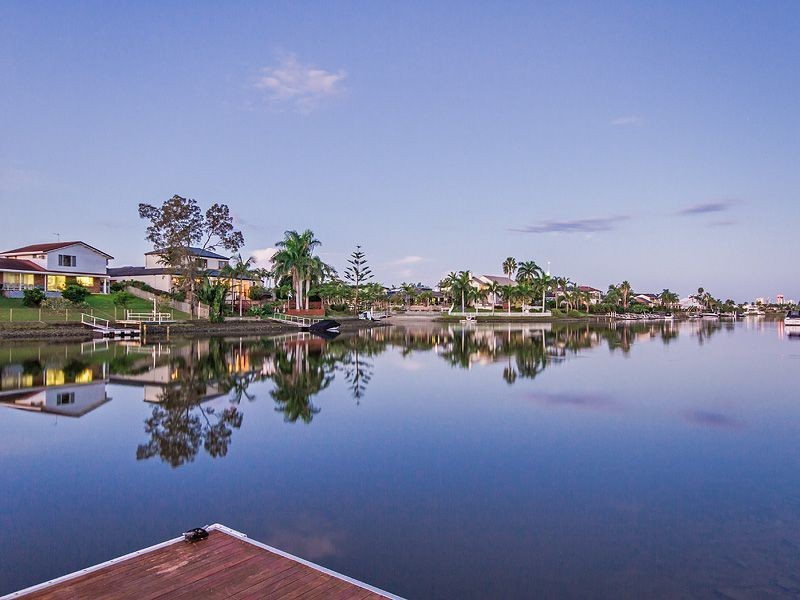 8 Braemer Court, Benowa Waters QLD 4217