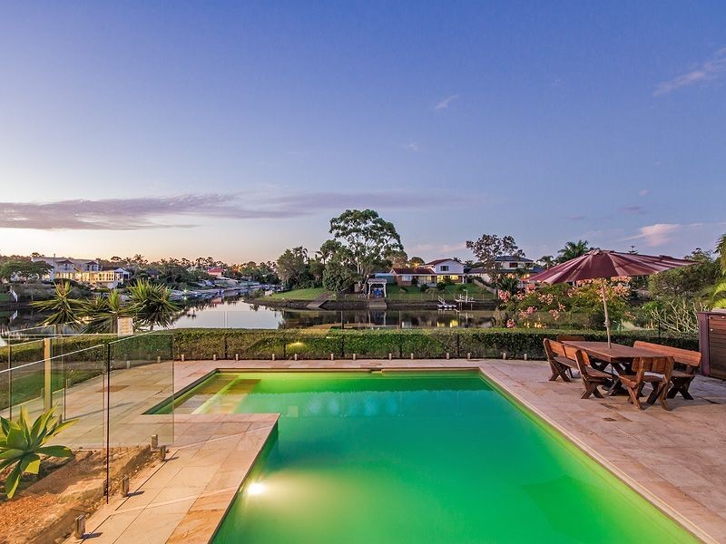 8 Braemer Court, Benowa Waters QLD 4217