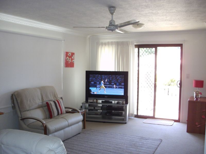 1/3 Township Drive, Burleigh Heads QLD 4220