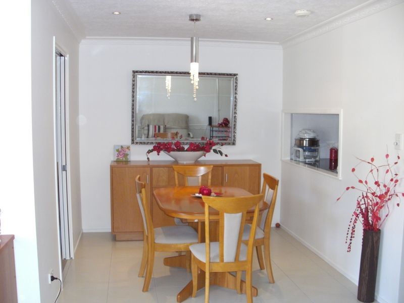 1/3 Township Drive, Burleigh Heads QLD 4220