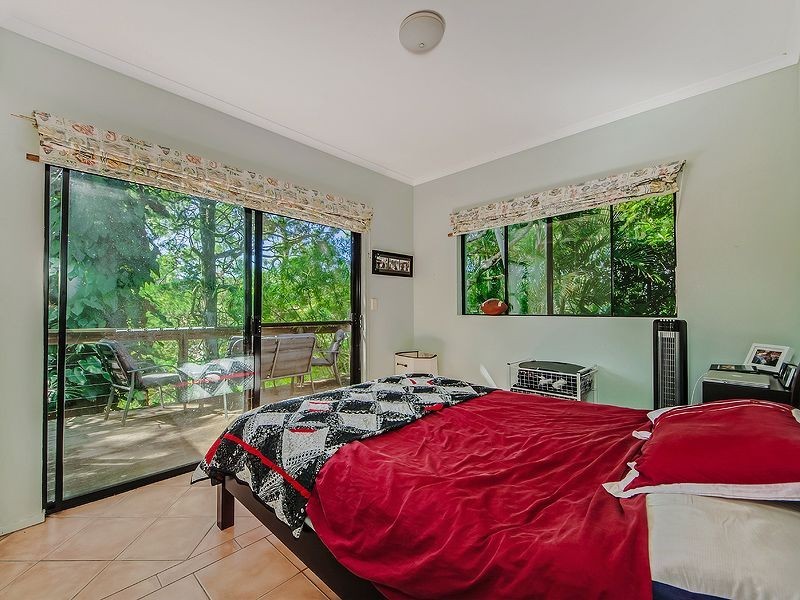 84 Ocean Parade, Burleigh Heads QLD 4220