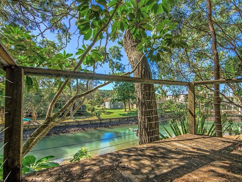 84 Ocean Parade, Burleigh Heads QLD 4220