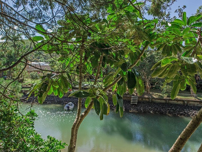 84 Ocean Parade, Burleigh Heads QLD 4220