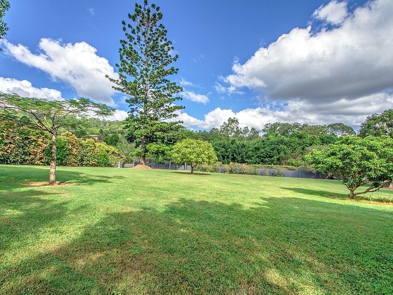 100 Valley Dr, Tallebudgera QLD 4228