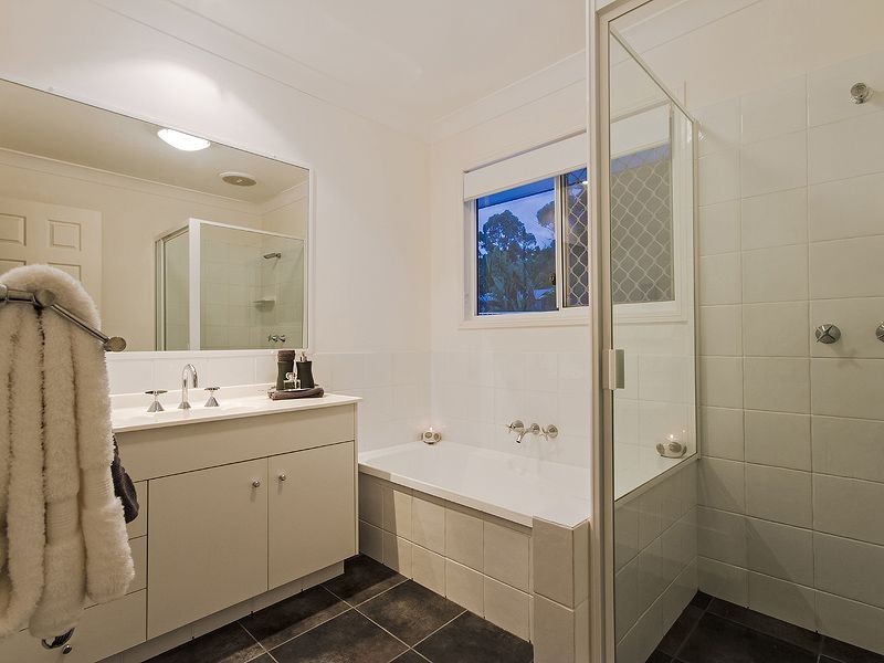 100 Valley Dr, Tallebudgera QLD 4228