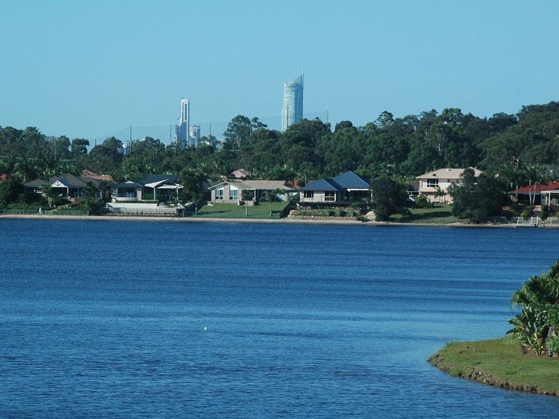 5/2 Cassowary Dr, Burleigh Waters QLD 4220