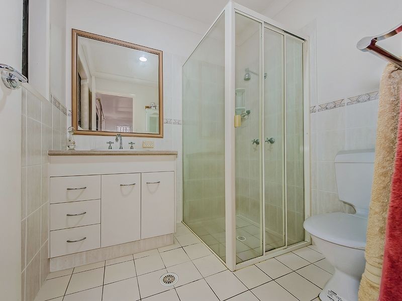 73 Seville Cct, Burleigh Waters QLD 4220