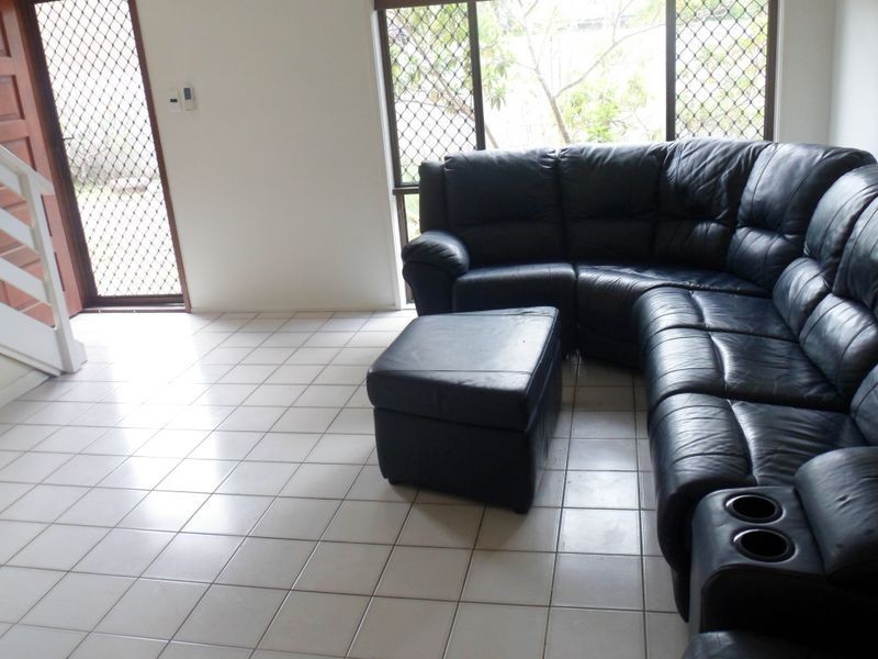 2/40 Frascott Av, Varsity Lakes QLD 4227