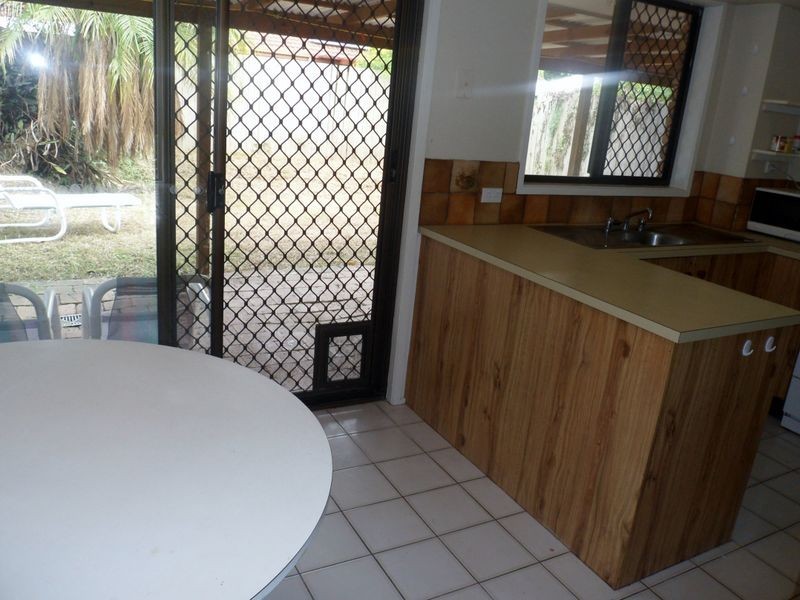 2/40 Frascott Av, Varsity Lakes QLD 4227