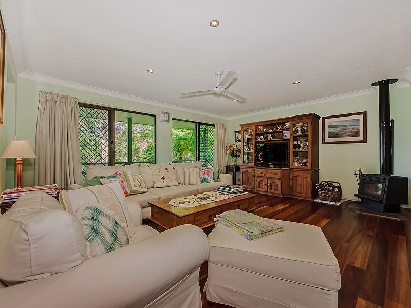 19 Monday Dr, Tallebudgera Valley QLD 4228