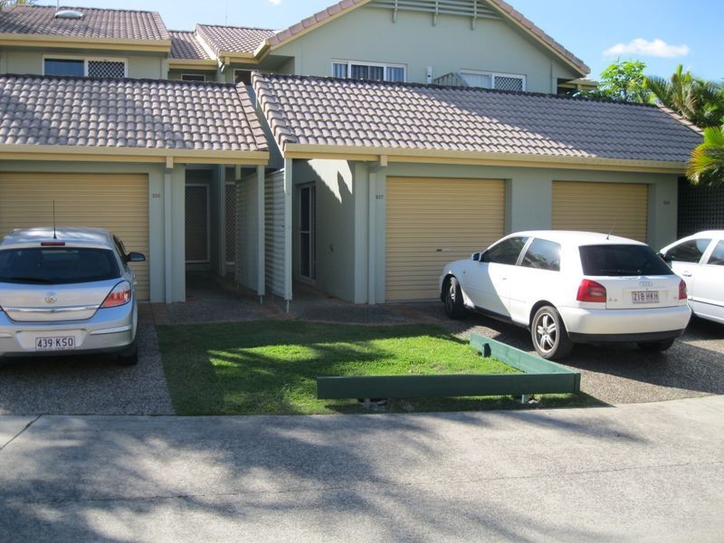 217/215 Cottesloe Drive, Mermaid Waters QLD 4218