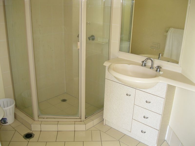 217/215 Cottesloe Drive, Mermaid Waters QLD 4218