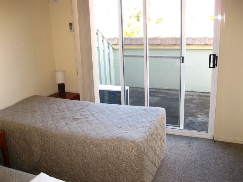 217/215 Cottesloe Drive, Mermaid Waters QLD 4218