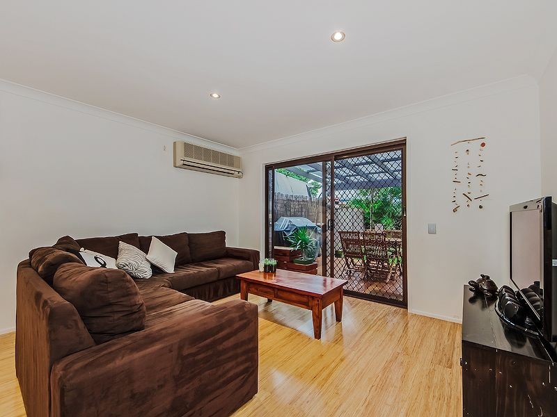 8/5 Galeen Dr, Burleigh Waters QLD 4220