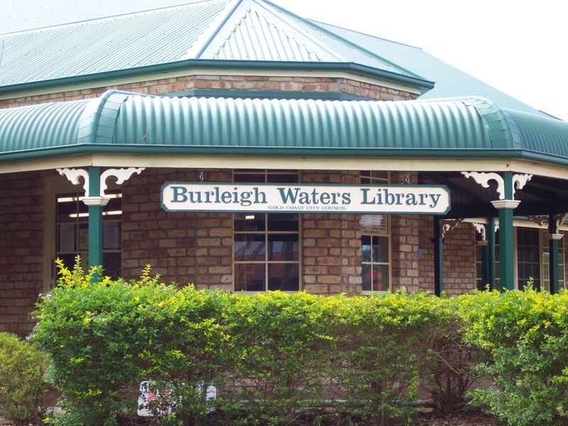 8/5 Galeen Dr, Burleigh Waters QLD 4220