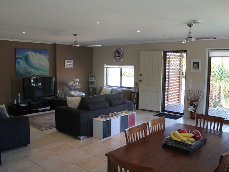 1/5 Wagtail Ct, Burleigh Waters QLD 4220