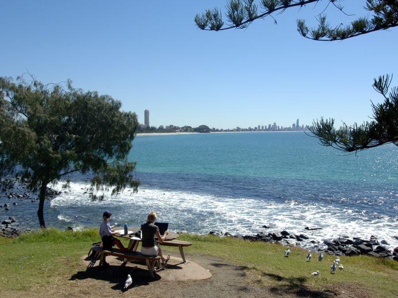 1/5 Wagtail Ct, Burleigh Waters QLD 4220