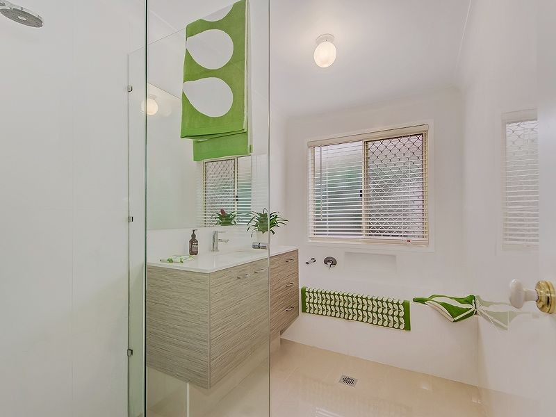 6 Exmoor St, Mudgeeraba QLD 4213