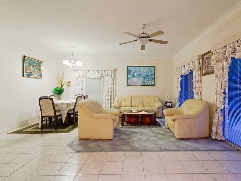 148 Ocean Parade, Burleigh Heads QLD 4220