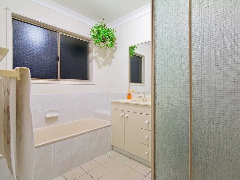 148 Ocean Parade, Burleigh Heads QLD 4220