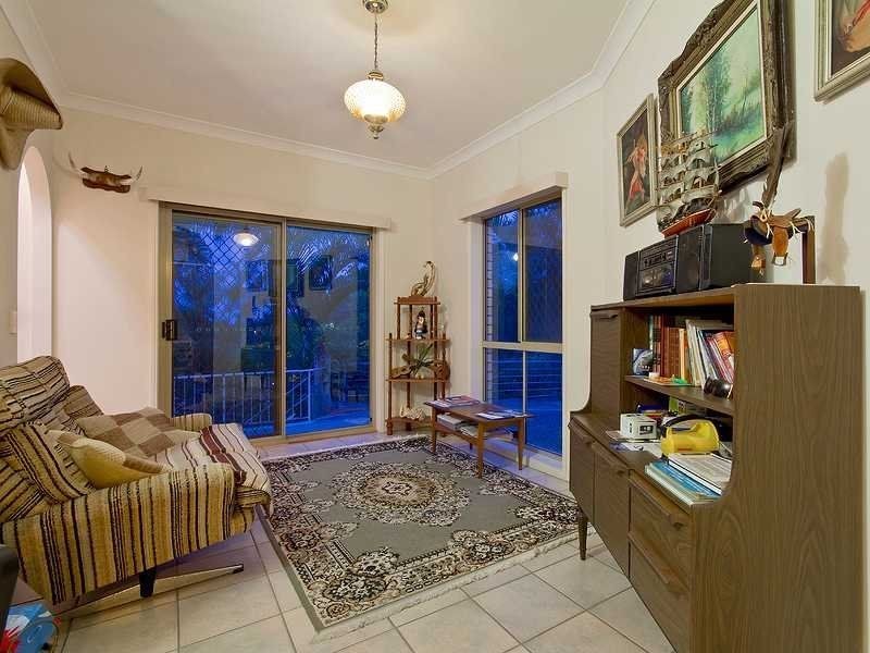 148 Ocean Parade, Burleigh Heads QLD 4220