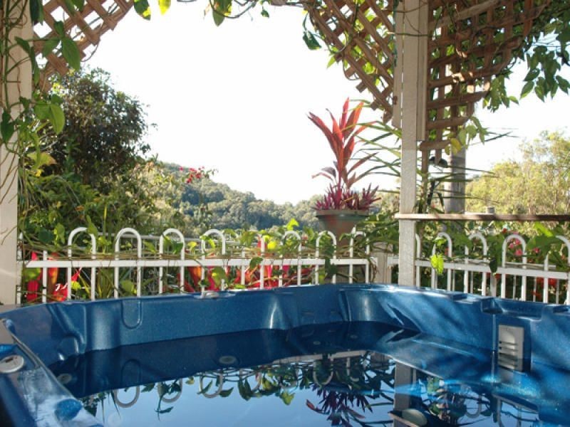 148 Ocean Parade, Burleigh Heads QLD 4220