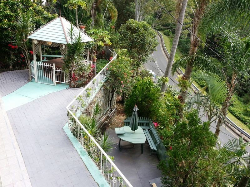 148 Ocean Parade, Burleigh Heads QLD 4220