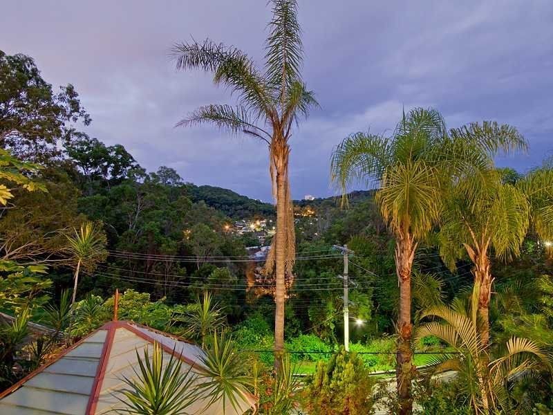 148 Ocean Parade, Burleigh Heads QLD 4220