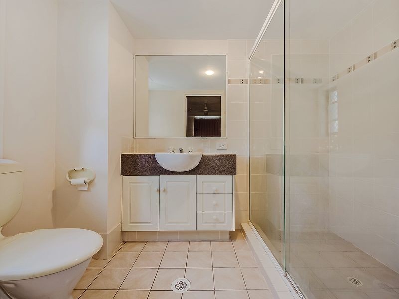 2/1880 Gold Coast Highway, Burleigh Heads QLD 4220