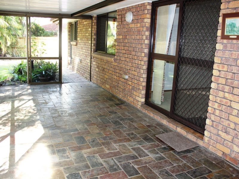 2/6 Chipwood Cl, Burleigh Waters QLD 4220