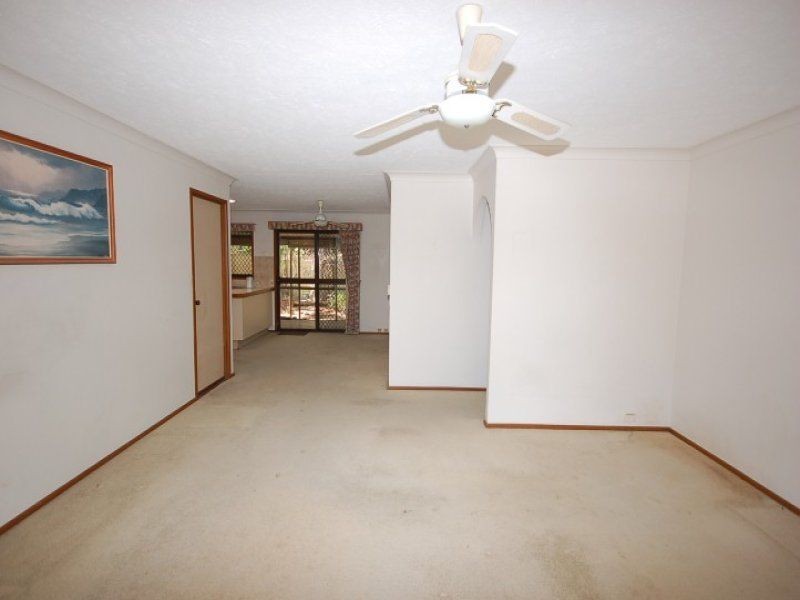 2/6 Chipwood Cl, Burleigh Waters QLD 4220