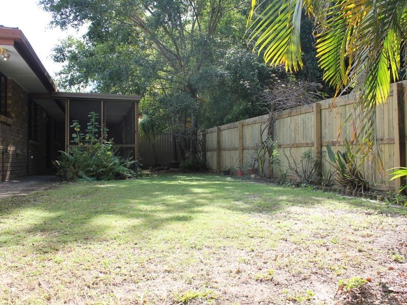 2/6 Chipwood Cl, Burleigh Waters QLD 4220