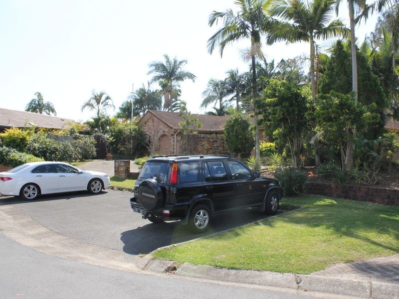 2/6 Chipwood Cl, Burleigh Waters QLD 4220