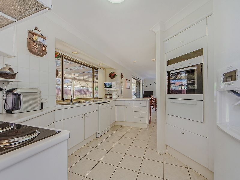 12 Pintail Cr, Burleigh Waters QLD 4220