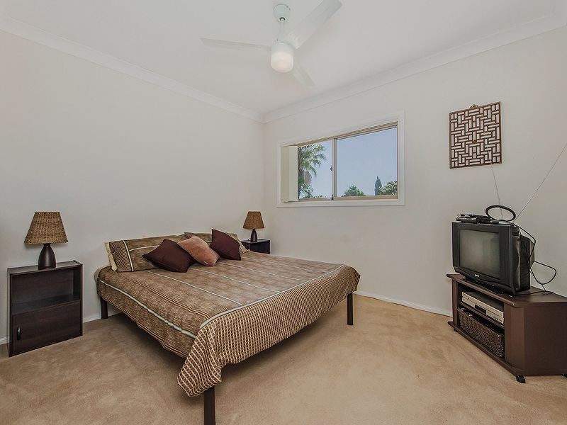 12 Pintail Cr, Burleigh Waters QLD 4220