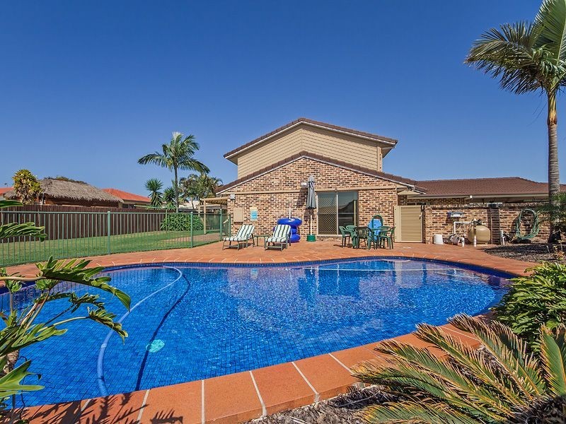 12 Pintail Cr, Burleigh Waters QLD 4220