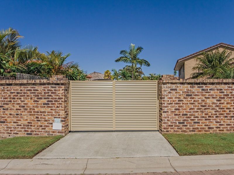 12 Pintail Cr, Burleigh Waters QLD 4220