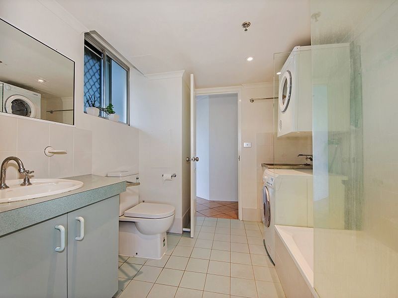 5/70 Marine Parade, Coolangatta QLD 4225