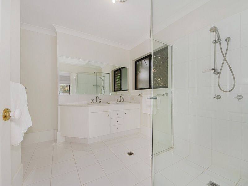 21 Tropicana Cct, Burleigh Waters QLD 4220