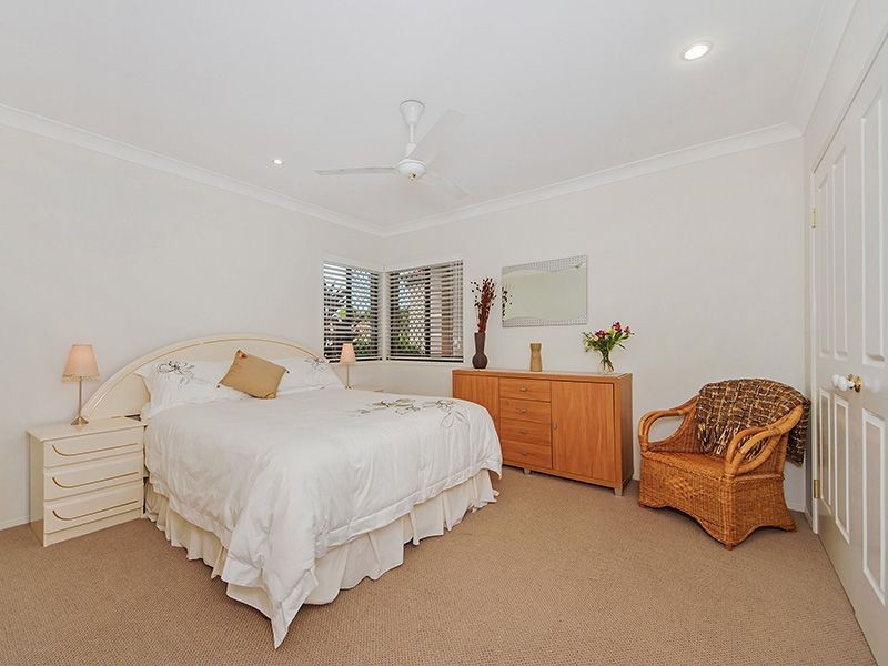 21 Tropicana Cct, Burleigh Waters QLD 4220