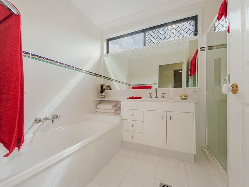 21 Tropicana Cct, Burleigh Waters QLD 4220