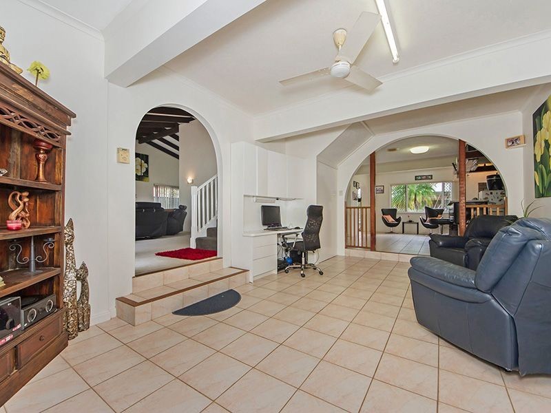 20 Bellbird Av, Burleigh Waters QLD 4220