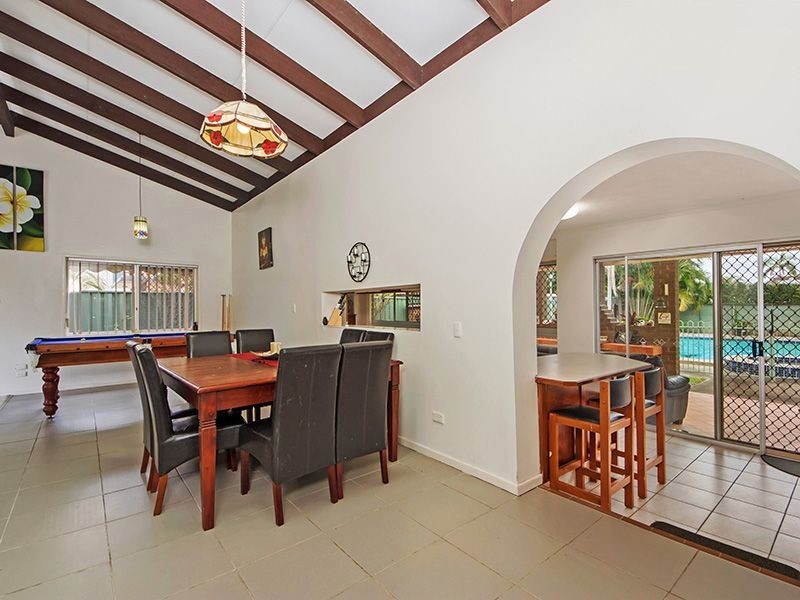 20 Bellbird Av, Burleigh Waters QLD 4220