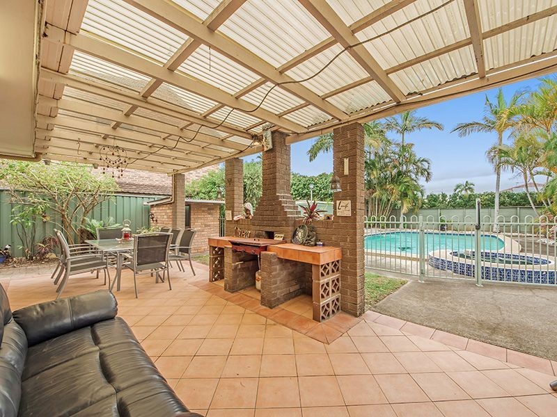 20 Bellbird Av, Burleigh Waters QLD 4220
