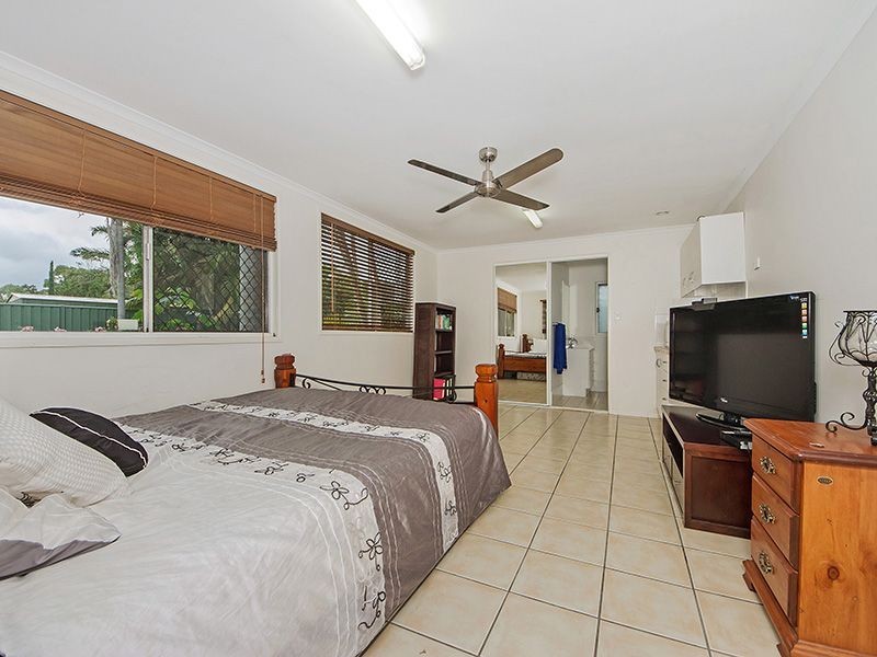 20 Bellbird Av, Burleigh Waters QLD 4220