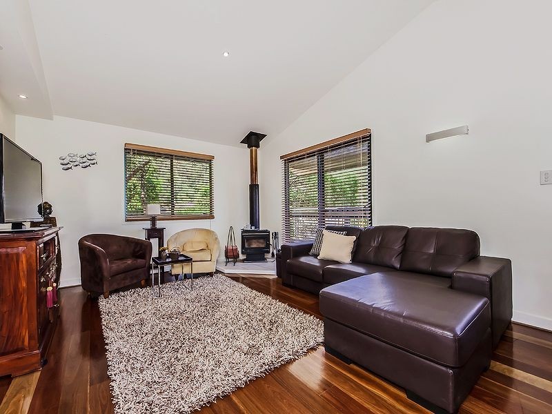 120 Valley Dr, Tallebudgera QLD 4228