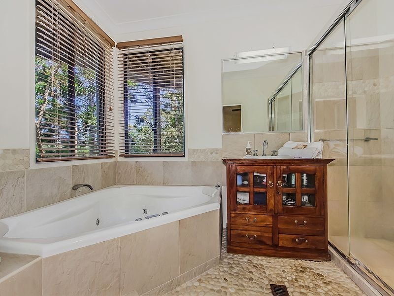 120 Valley Dr, Tallebudgera QLD 4228