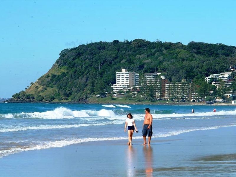 2/1941 Gold Coast Highway, Burleigh Heads QLD 4220