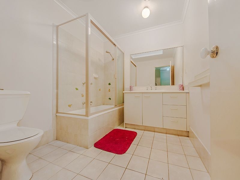 12/18 Bottlewood Ct, Burleigh Waters QLD 4220